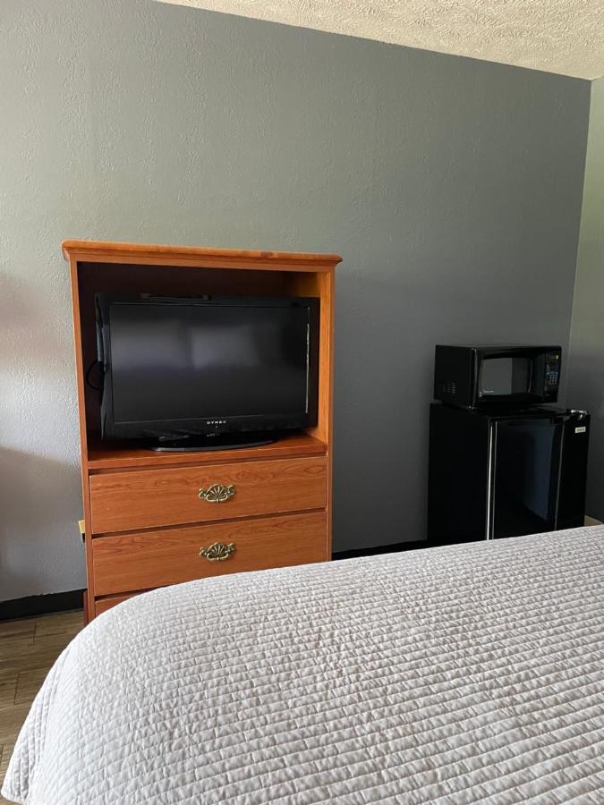 Deerfield Inn Adamsville Eksteriør billede