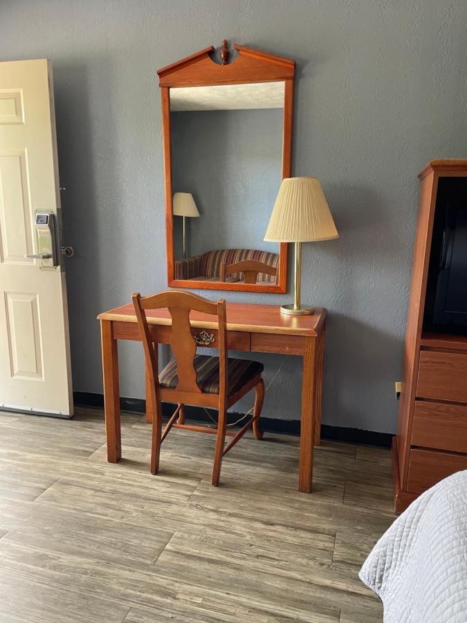 Deerfield Inn Adamsville Eksteriør billede