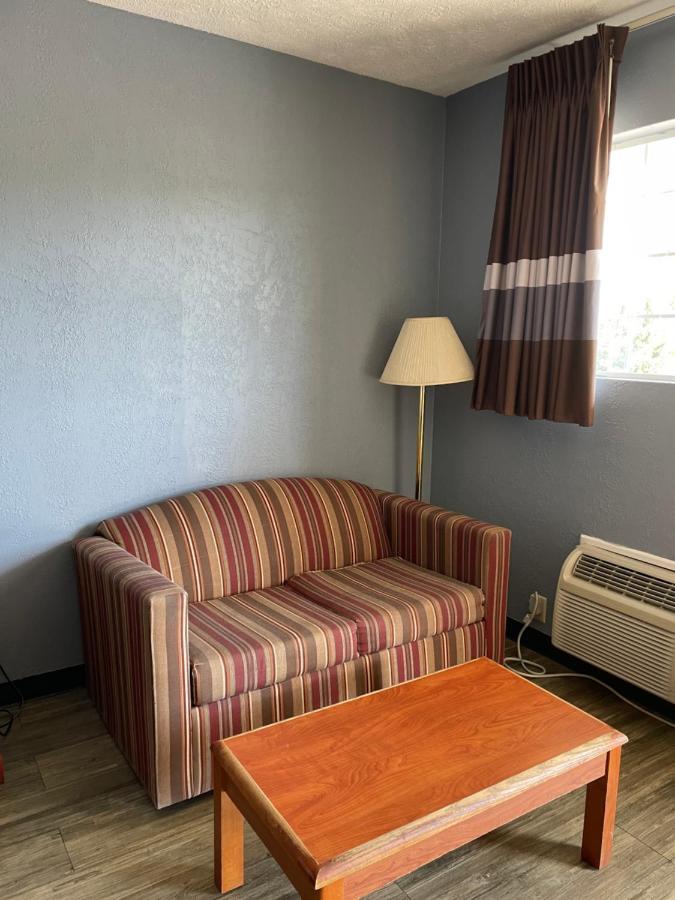 Deerfield Inn Adamsville Eksteriør billede