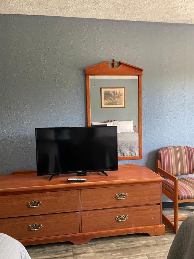 Deerfield Inn Adamsville Eksteriør billede