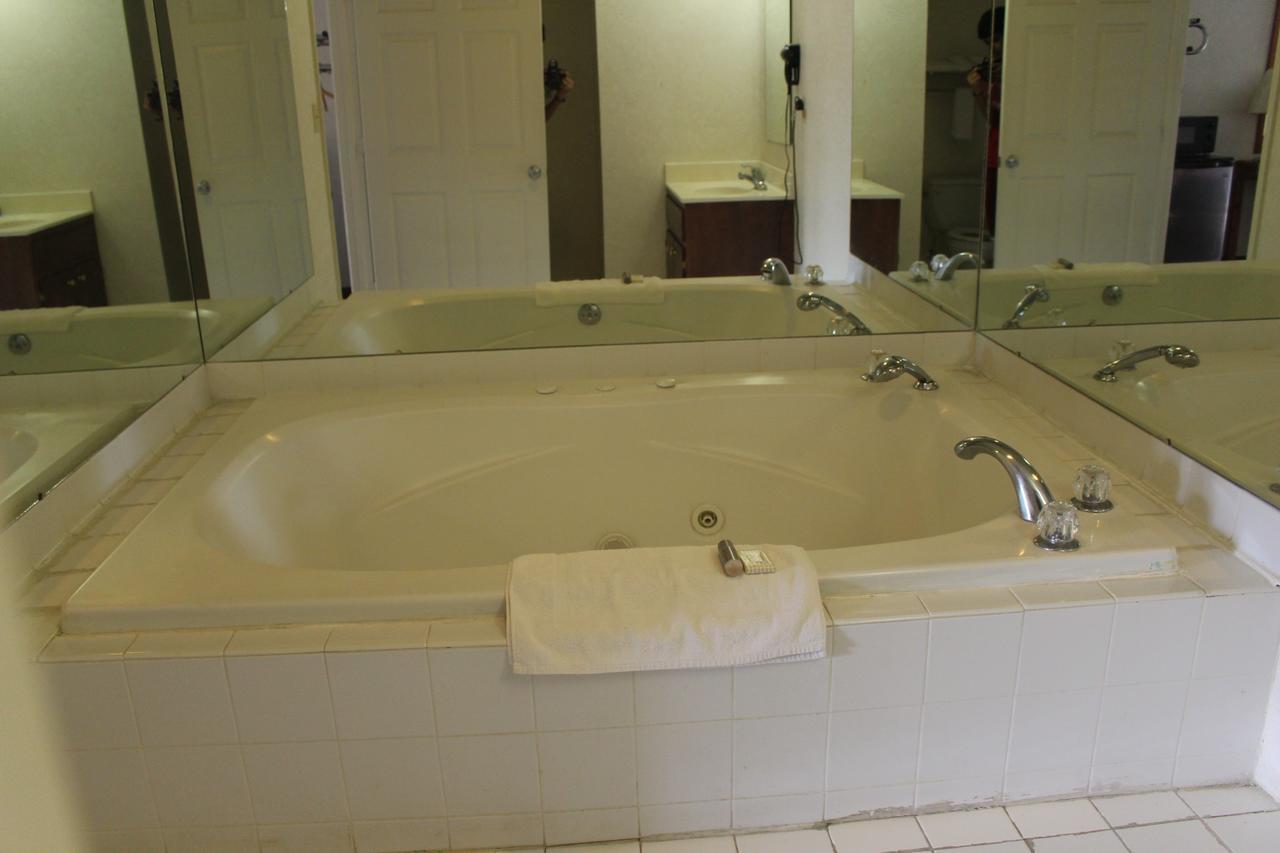 Deerfield Inn Adamsville Eksteriør billede